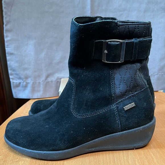 Aravon Linda-AR boots, size 6D - Picture 5 of 9